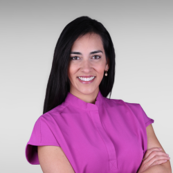 Dr. Daniela Amaya Headshot